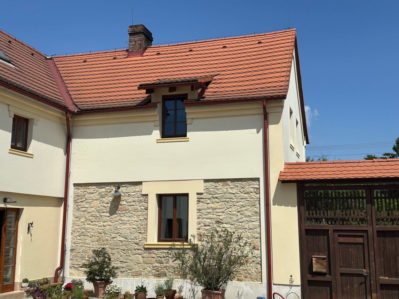 Prenájom bytu 4-izbový 140 m², U Kopečku, Tuchoměřice, Středočeský kraj Prenájom bytu 4-izbový 140 m², U Kopečku, Tuchoměřice, Středočeský kraj