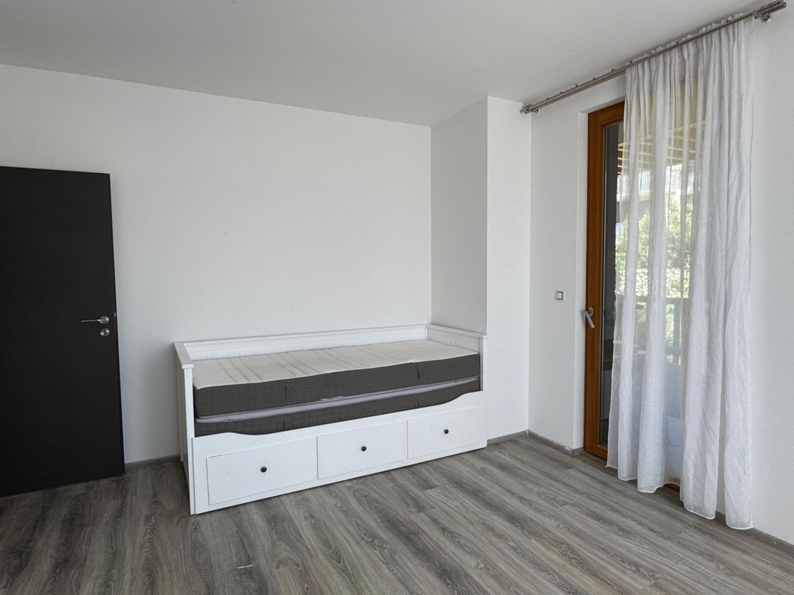 Prenájom bytu 3-izbový 78 m², Modrého, Praha, Praha Prenájom bytu 3-izbový 78 m², Modrého, Praha, Praha
