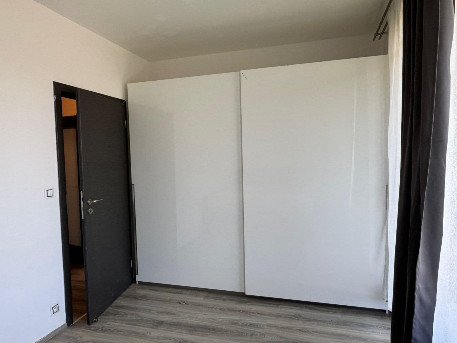 Prenájom bytu 3-izbový 78 m², Modrého, Praha, Praha Prenájom bytu 3-izbový 78 m², Modrého, Praha, Praha