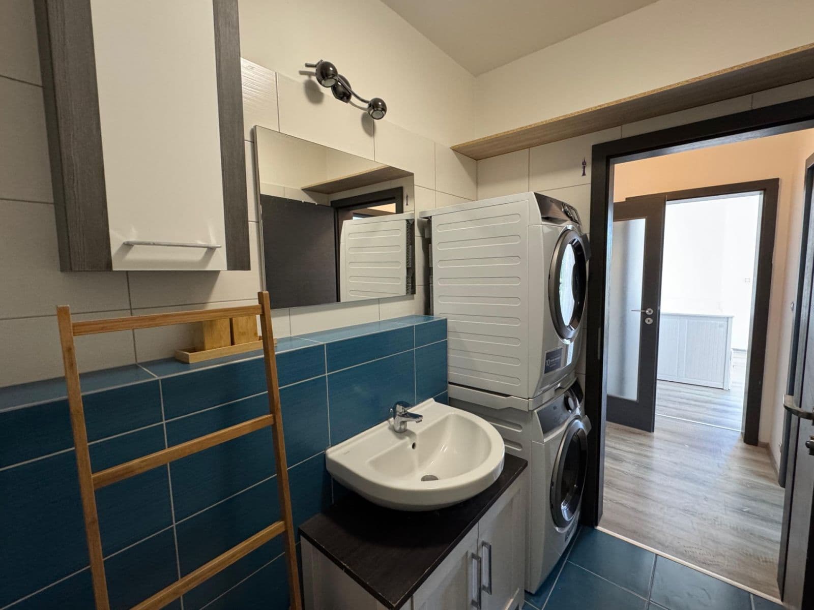 Prenájom bytu 3-izbový 78 m², Modrého, Praha, Praha Prenájom bytu 3-izbový 78 m², Modrého, Praha, Praha