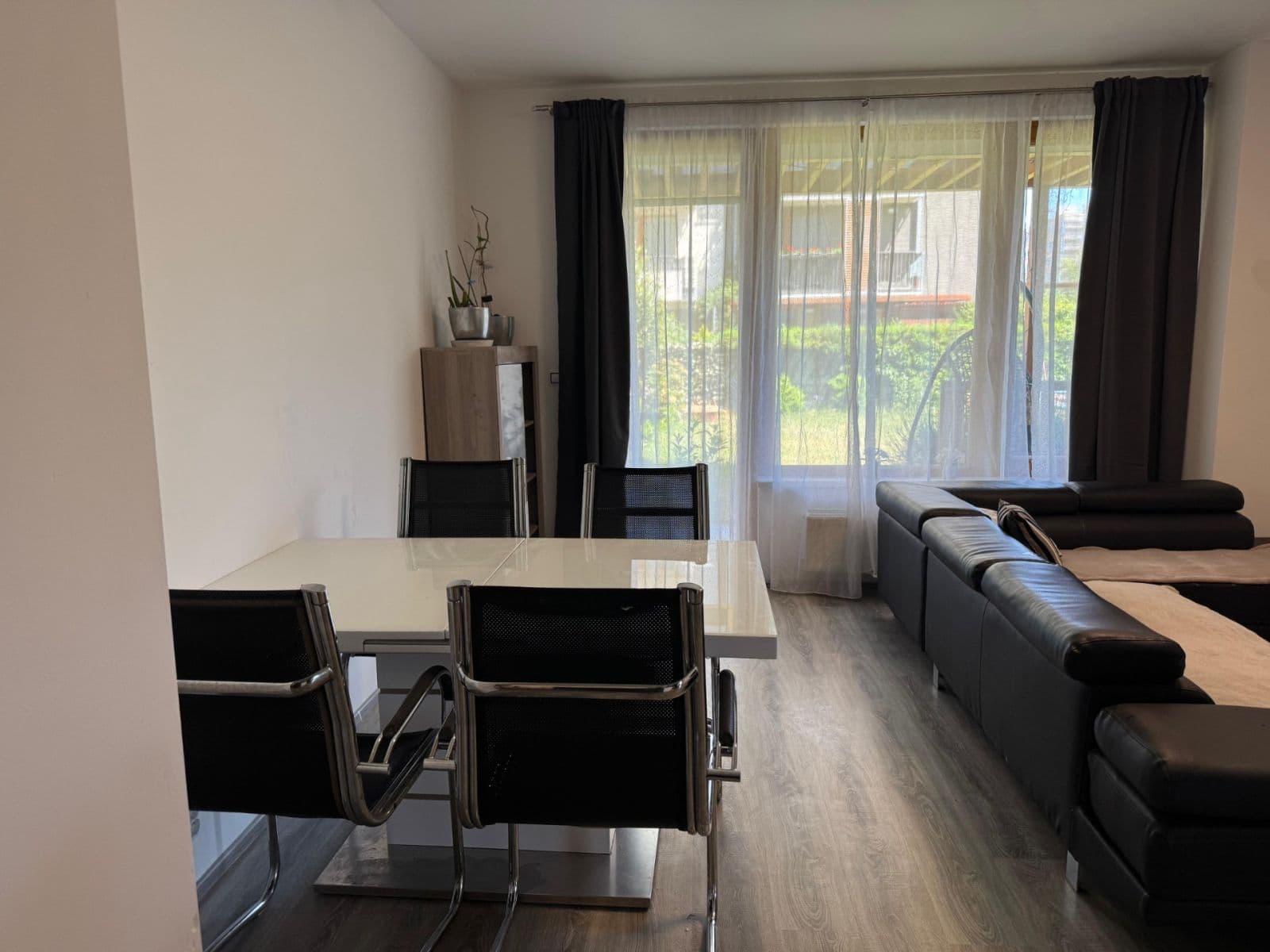 Prenájom bytu 3-izbový 78 m², Modrého, Praha, Praha Prenájom bytu 3-izbový 78 m², Modrého, Praha, Praha