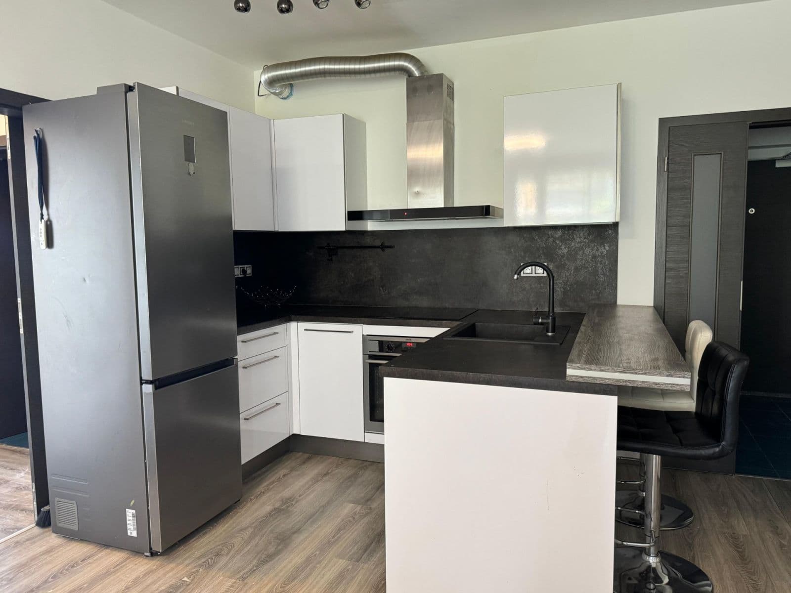 Prenájom bytu 3-izbový 78 m², Modrého, Praha, Praha Prenájom bytu 3-izbový 78 m², Modrého, Praha, Praha