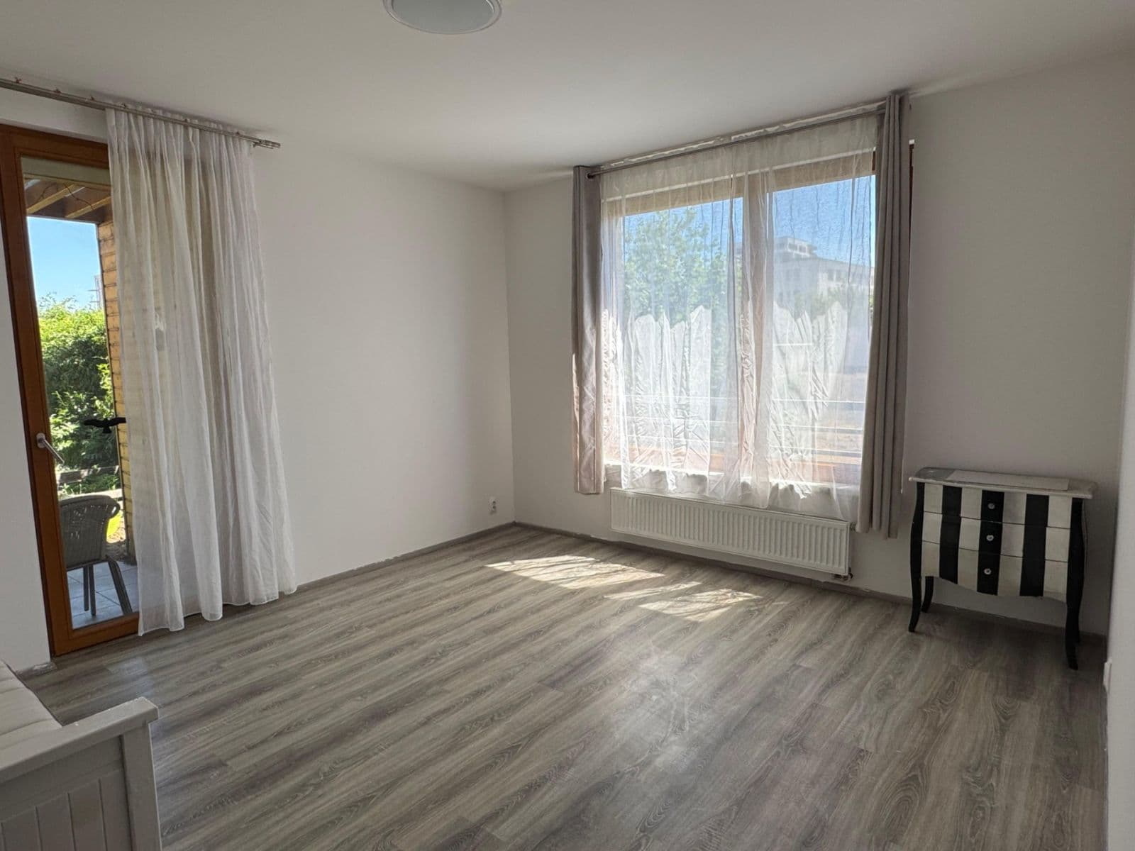 Prenájom bytu 3-izbový 78 m², Modrého, Praha, Praha Prenájom bytu 3-izbový 78 m², Modrého, Praha, Praha