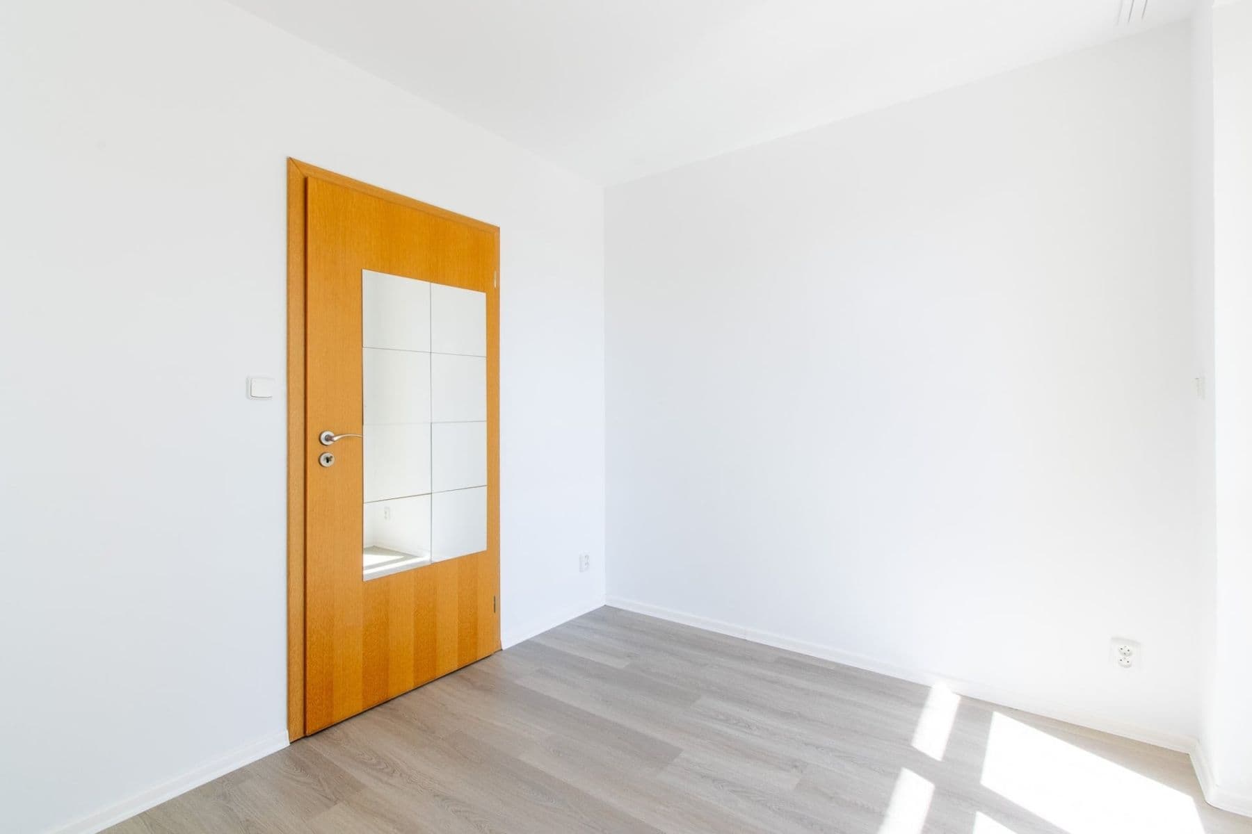 Prenájom bytu 3-izbový 78 m², Nezamyslova, Praha, Praha Prenájom bytu 3-izbový 78 m², Nezamyslova, Praha, Praha