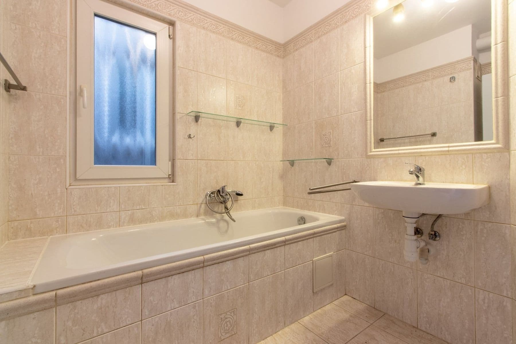 Prenájom bytu 3-izbový 78 m², Nezamyslova, Praha, Praha Prenájom bytu 3-izbový 78 m², Nezamyslova, Praha, Praha