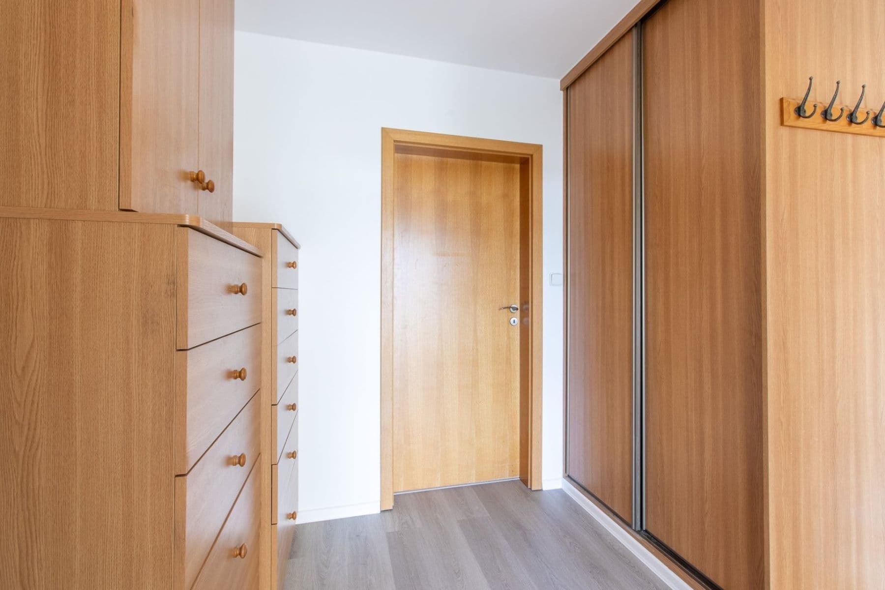 Prenájom bytu 3-izbový 78 m², Nezamyslova, Praha, Praha Prenájom bytu 3-izbový 78 m², Nezamyslova, Praha, Praha