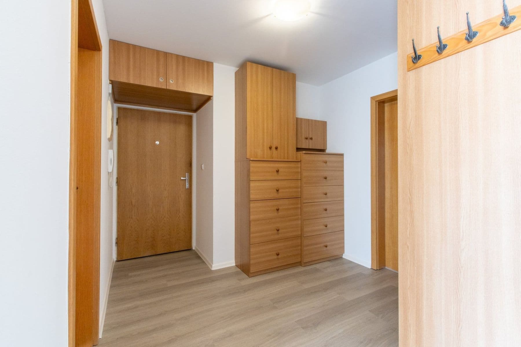 Prenájom bytu 3-izbový 78 m², Nezamyslova, Praha, Praha Prenájom bytu 3-izbový 78 m², Nezamyslova, Praha, Praha