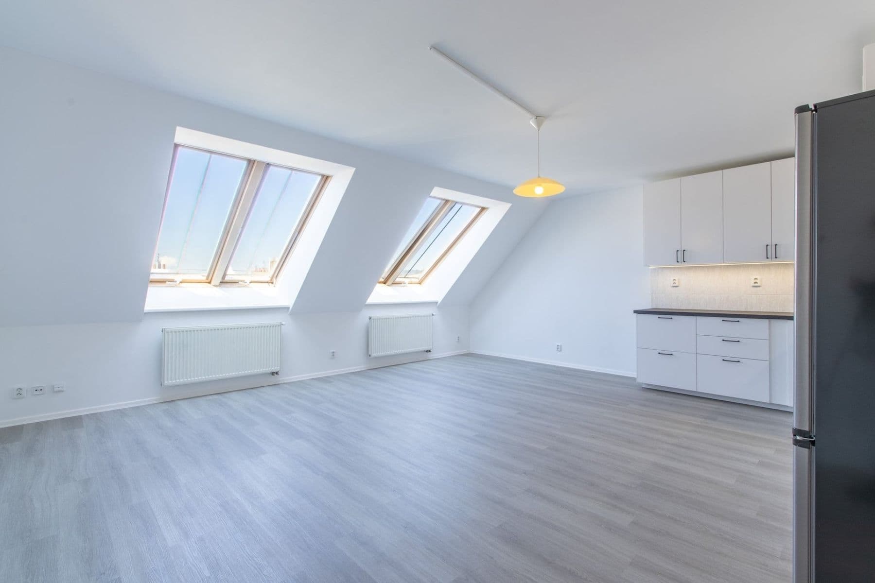 Prenájom bytu 3-izbový 78 m², Nezamyslova, Praha, Praha Prenájom bytu 3-izbový 78 m², Nezamyslova, Praha, Praha
