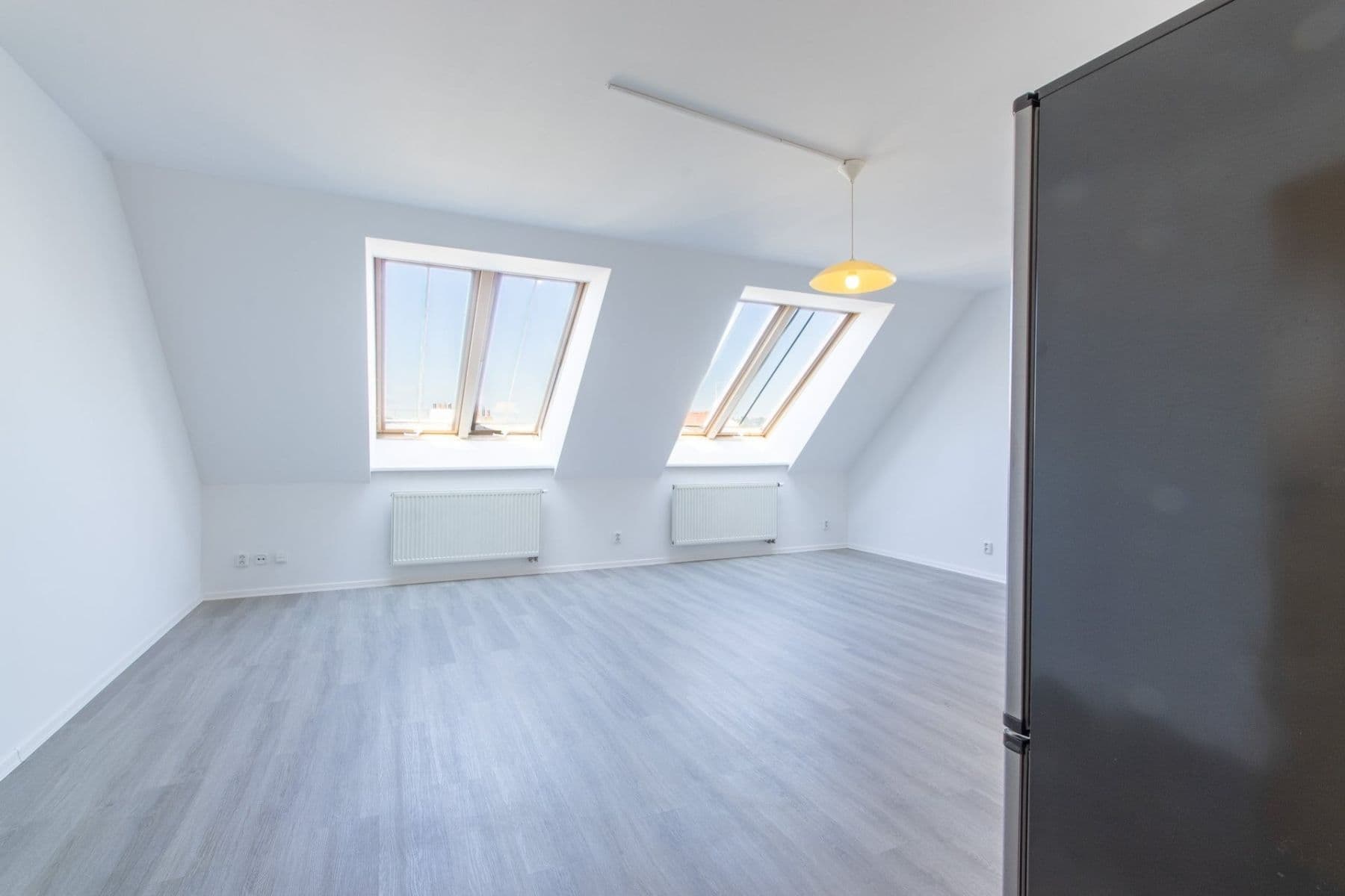 Prenájom bytu 3-izbový 78 m², Nezamyslova, Praha, Praha Prenájom bytu 3-izbový 78 m², Nezamyslova, Praha, Praha