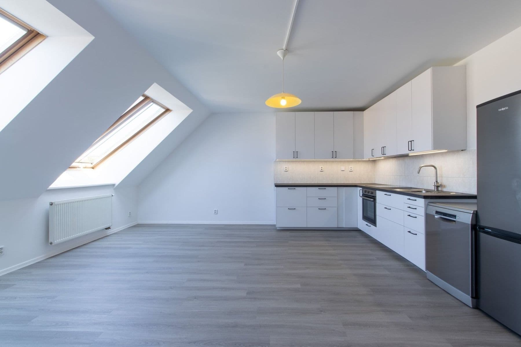 Prenájom bytu 3-izbový 78 m², Nezamyslova, Praha, Praha Prenájom bytu 3-izbový 78 m², Nezamyslova, Praha, Praha