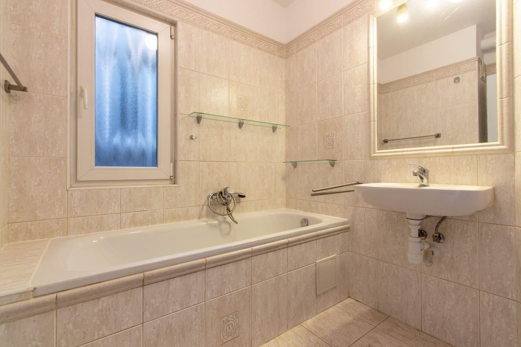 Prenájom bytu 3-izbový 78 m², Nezamyslova, Praha, Praha Prenájom bytu 3-izbový 78 m², Nezamyslova, Praha, Praha