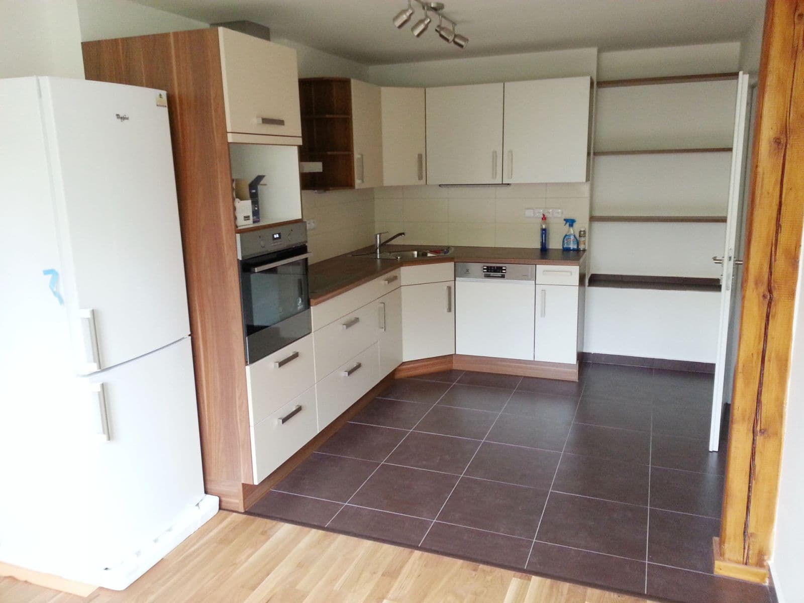 Prenájom bytu 3-izbový 80 m², Ve Střešovičkách, Praha, Praha Prenájom bytu 3-izbový 80 m², Ve Střešovičkách, Praha, Praha