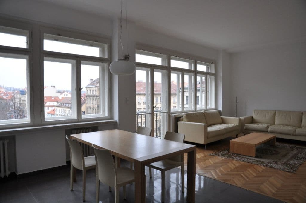 Prenájom bytu 3-izbový 98 m², Újezd, Praha, Praha Prenájom bytu 3-izbový 98 m², Újezd, Praha, Praha