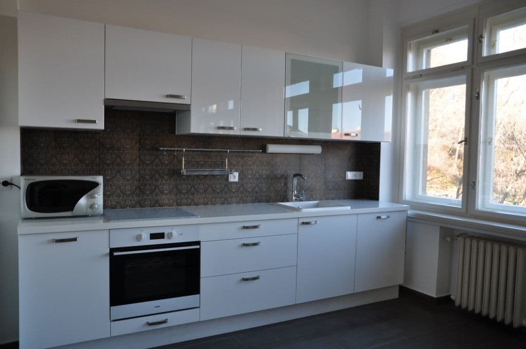 Prenájom bytu 3-izbový 98 m², Újezd, Praha, Praha Prenájom bytu 3-izbový 98 m², Újezd, Praha, Praha
