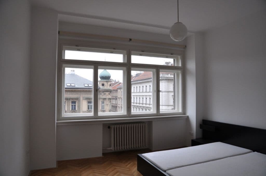 Prenájom bytu 3-izbový 98 m², Újezd, Praha, Praha Prenájom bytu 3-izbový 98 m², Újezd, Praha, Praha