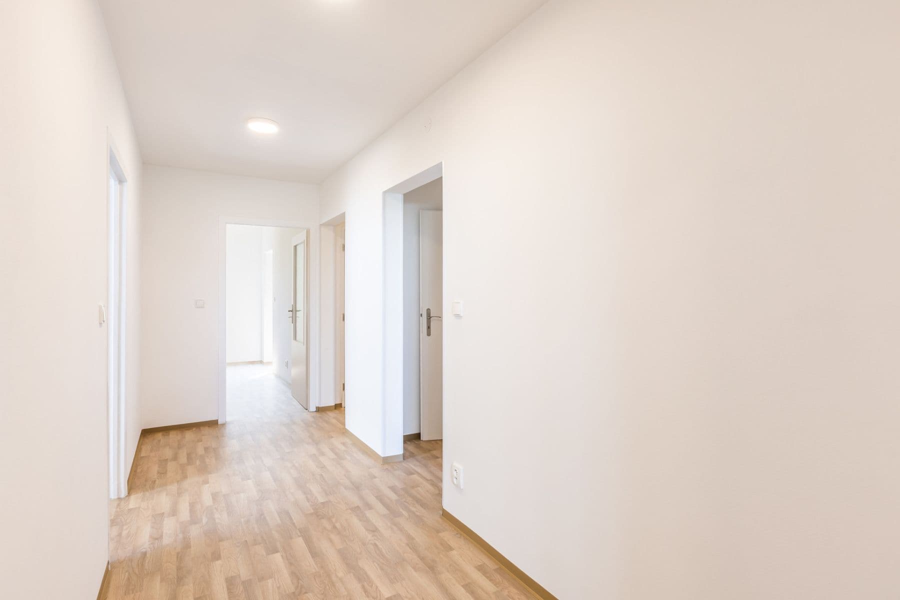 Prenájom bytu 4-izbový 82 m², Dobiášova, Liberec, Liberecký kraj Prenájom bytu 4-izbový 82 m², Dobiášova, Liberec, Liberecký kraj