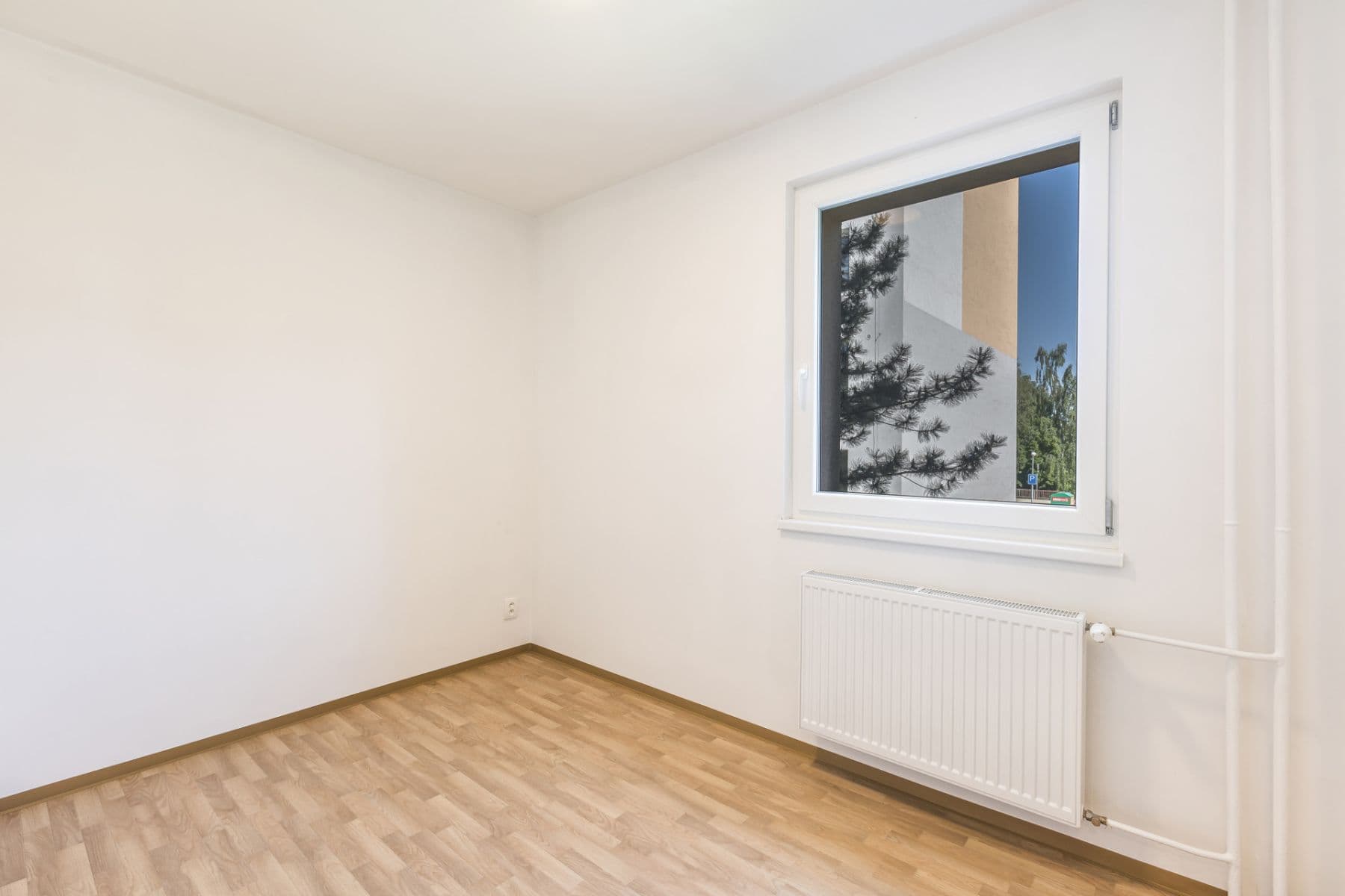 Prenájom bytu 4-izbový 82 m², Dobiášova, Liberec, Liberecký kraj Prenájom bytu 4-izbový 82 m², Dobiášova, Liberec, Liberecký kraj