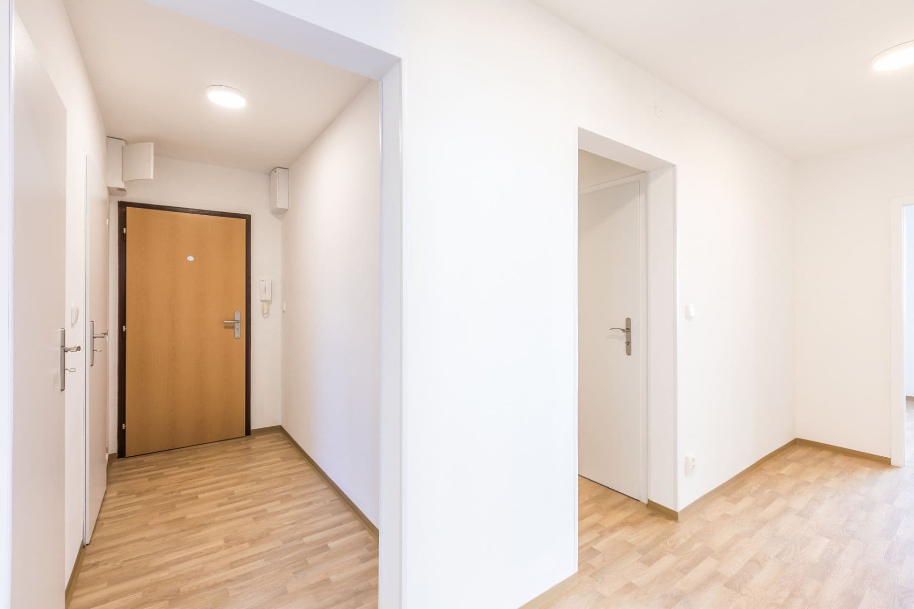 Prenájom bytu 4-izbový 82 m², Dobiášova, Liberec, Liberecký kraj Prenájom bytu 4-izbový 82 m², Dobiášova, Liberec, Liberecký kraj