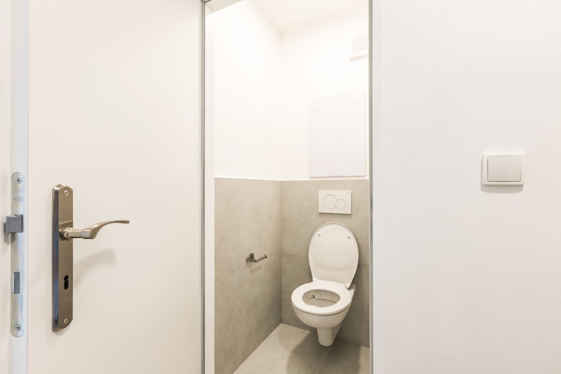 Prenájom bytu 4-izbový 82 m², Dobiášova, Liberec, Liberecký kraj Prenájom bytu 4-izbový 82 m², Dobiášova, Liberec, Liberecký kraj