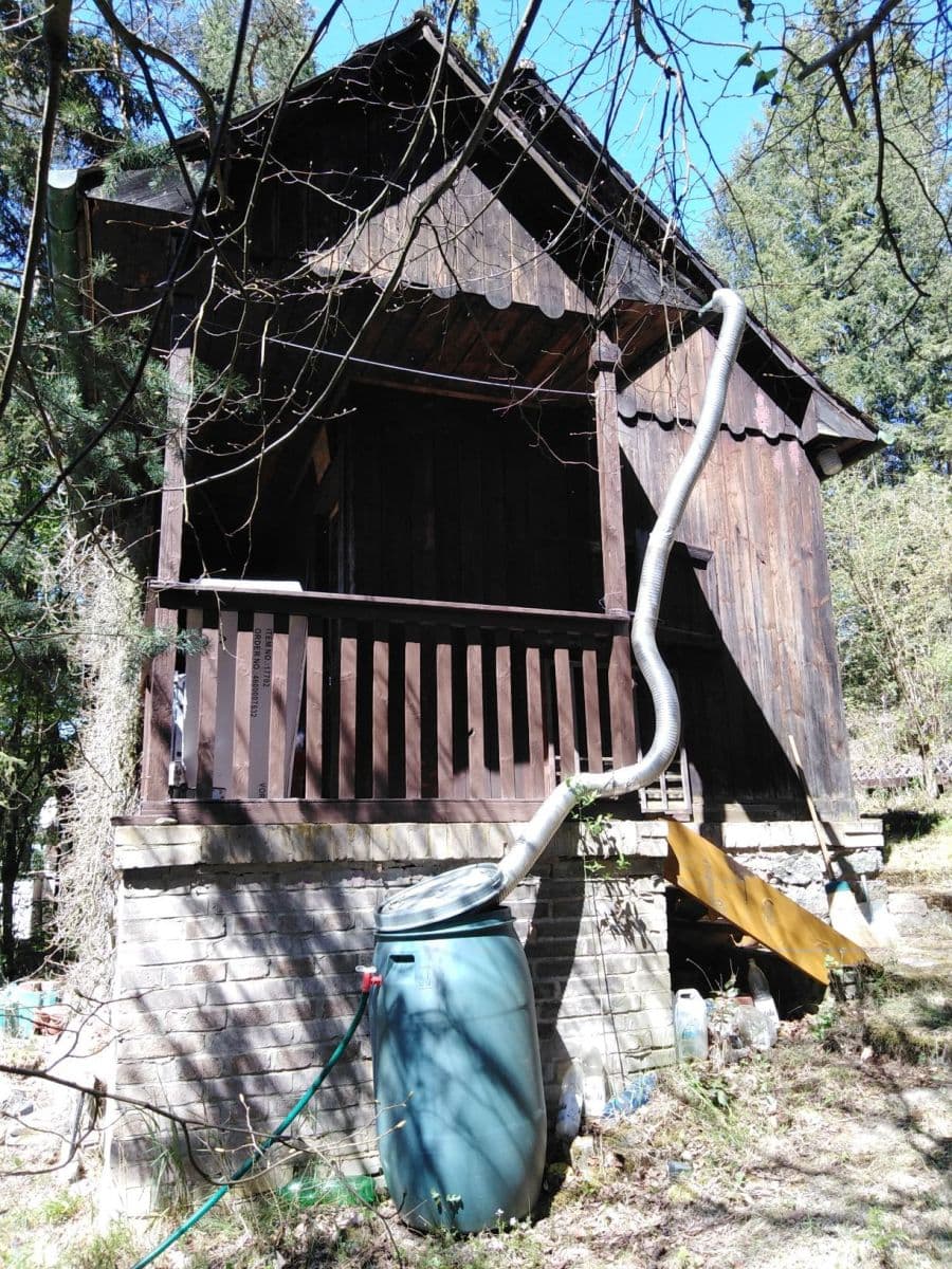 Predaj rekreačného objektu 29 m², pozemek 1.147 m², Malá Hraštice, Středočeský kraj Predaj rekreačného objektu 29 m², pozemek 1.147 m², Malá Hraštice, Středočeský kraj
