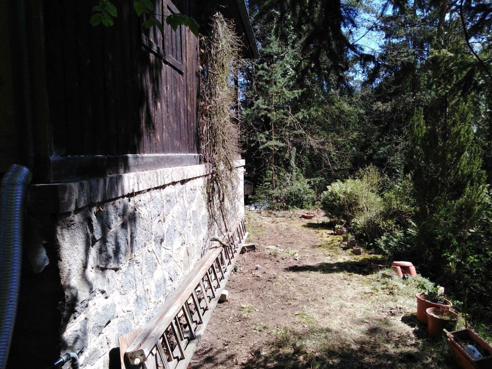 Predaj rekreačného objektu 29 m², pozemek 1.147 m², Malá Hraštice, Středočeský kraj Predaj rekreačného objektu 29 m², pozemek 1.147 m², Malá Hraštice, Středočeský kraj