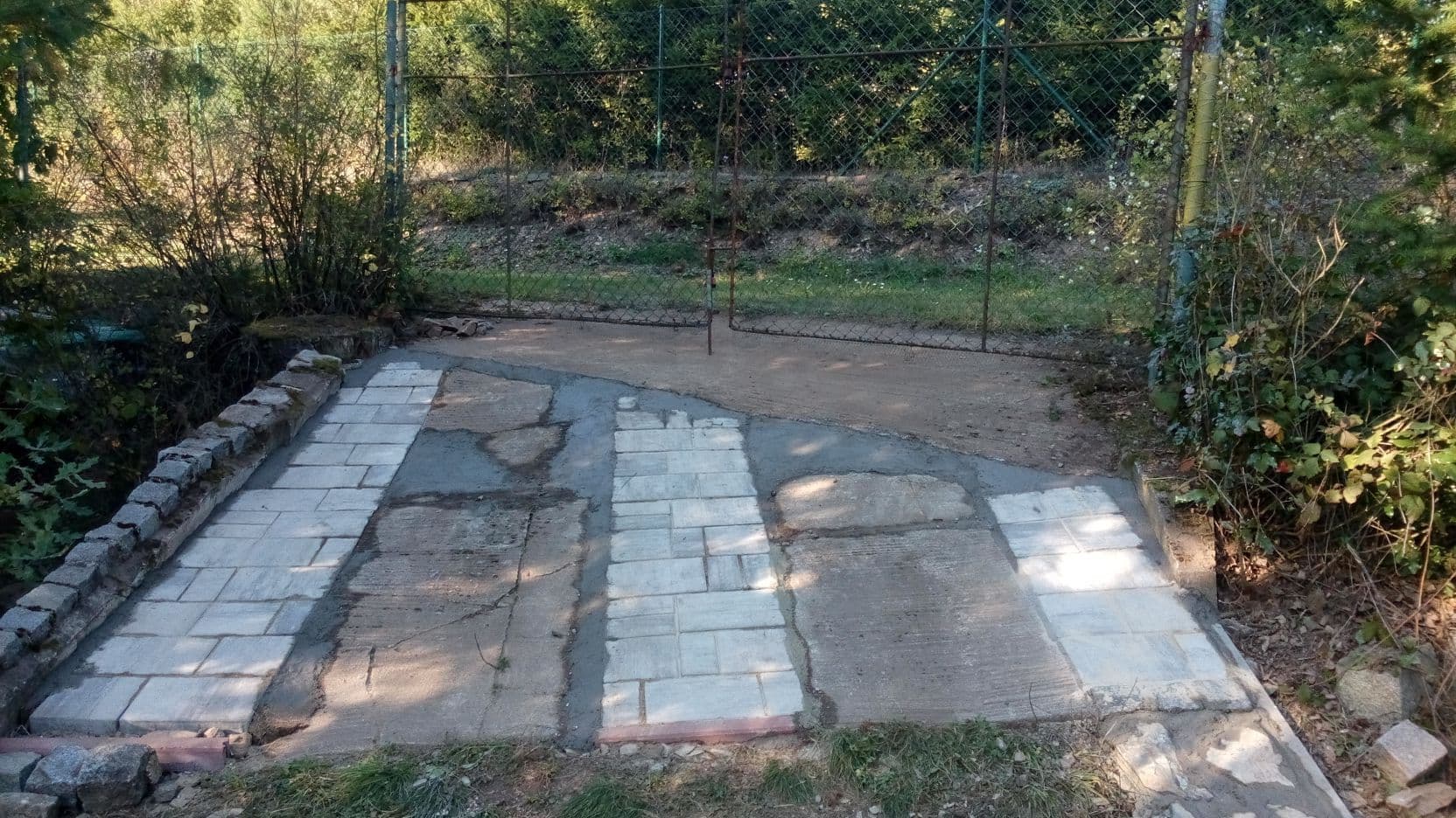 Predaj rekreačného objektu 29 m², pozemek 1.147 m², Malá Hraštice, Středočeský kraj Predaj rekreačného objektu 29 m², pozemek 1.147 m², Malá Hraštice, Středočeský kraj