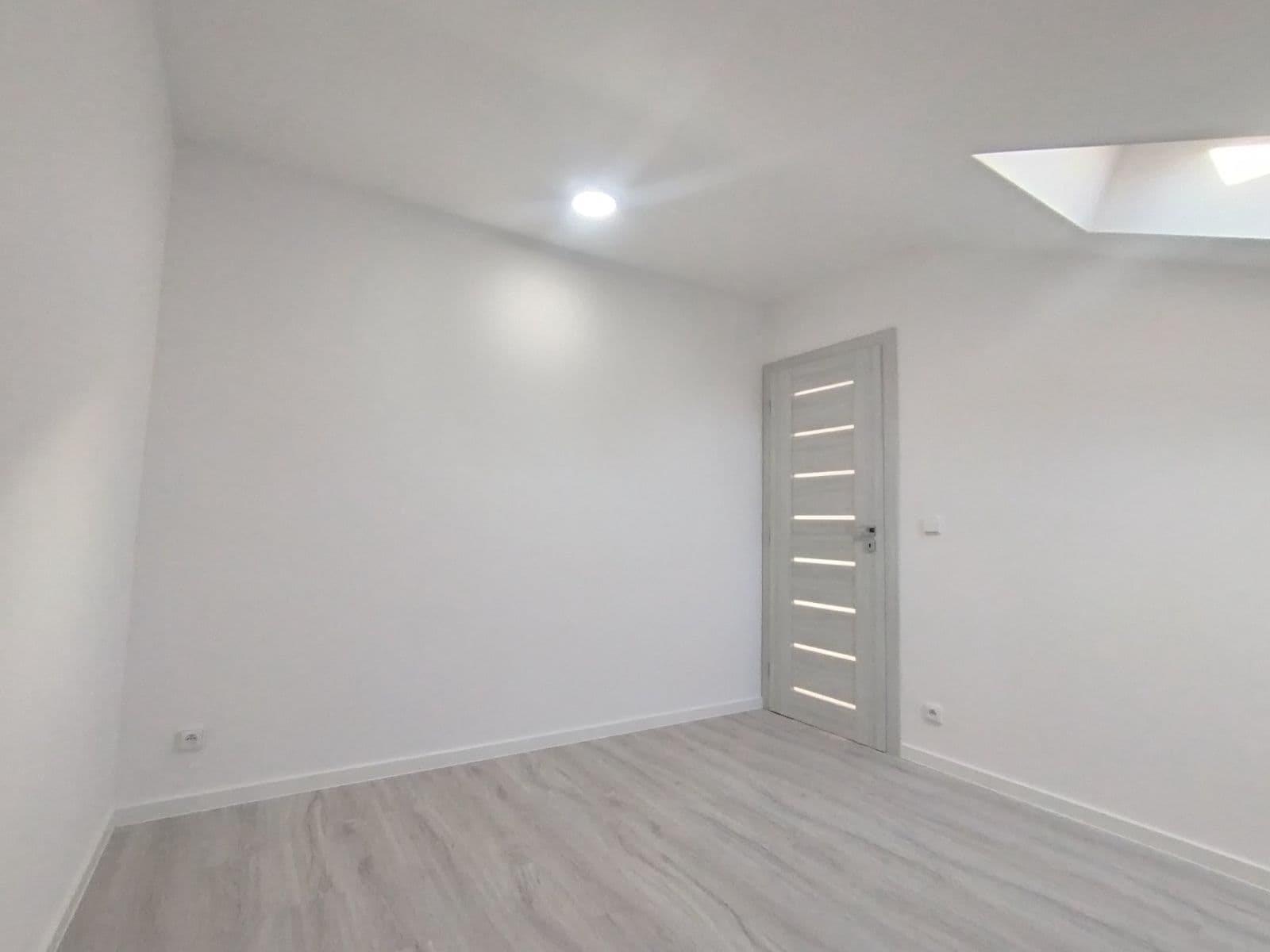Prenájom bytu 3-izbový 65 m², Košumberk, Dobřejovice, Středočeský kraj Prenájom bytu 3-izbový 65 m², Košumberk, Dobřejovice, Středočeský kraj