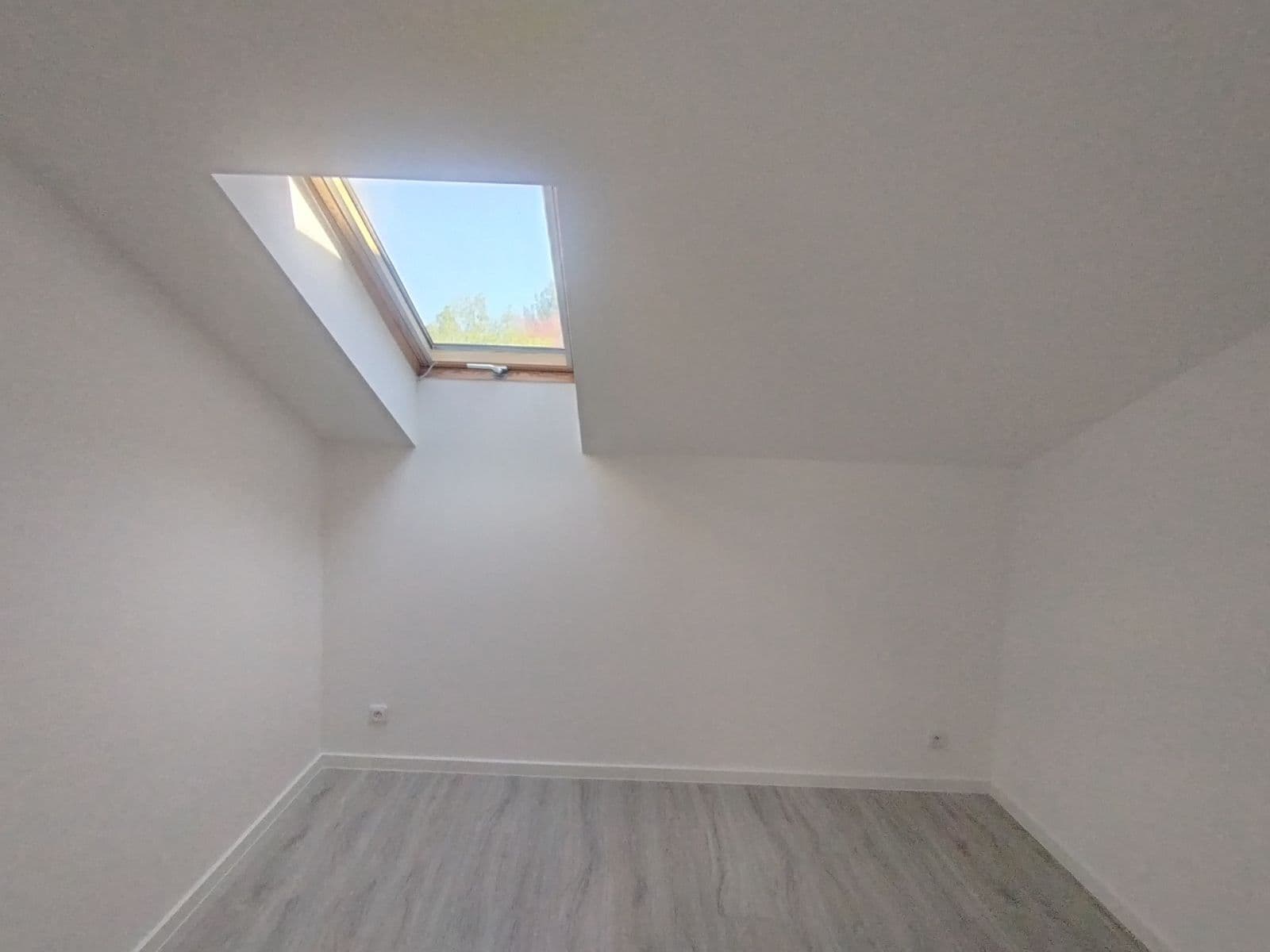 Prenájom bytu 3-izbový 65 m², Košumberk, Dobřejovice, Středočeský kraj Prenájom bytu 3-izbový 65 m², Košumberk, Dobřejovice, Středočeský kraj