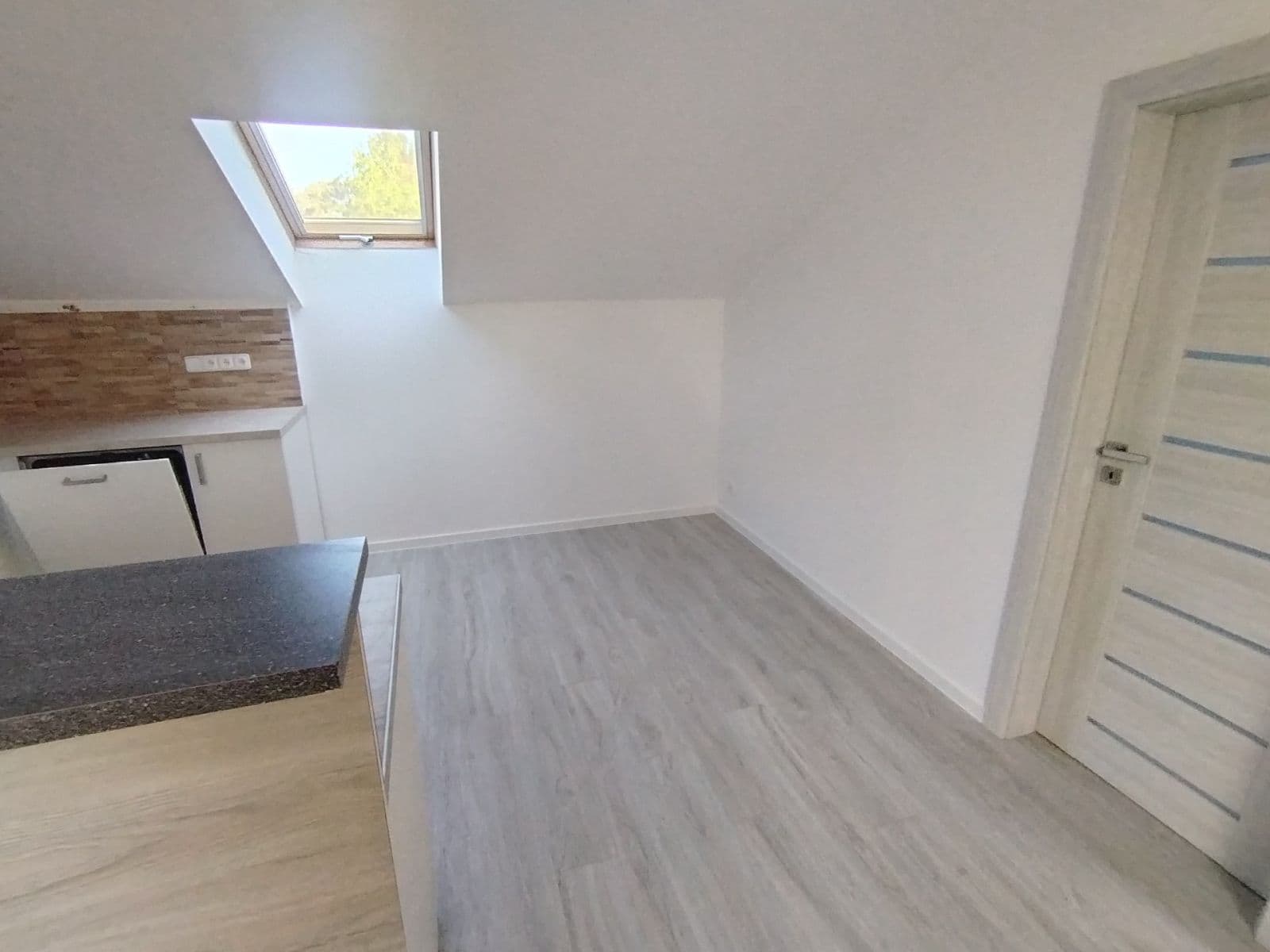 Prenájom bytu 3-izbový 65 m², Košumberk, Dobřejovice, Středočeský kraj Prenájom bytu 3-izbový 65 m², Košumberk, Dobřejovice, Středočeský kraj