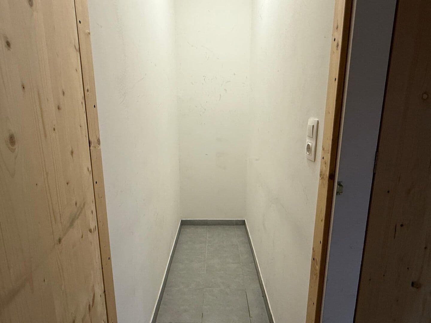 Prenájom bytu 1-izbový 30 m², Innsbruck, Tirolsko Prenájom bytu 1-izbový 30 m², Innsbruck, Tirolsko