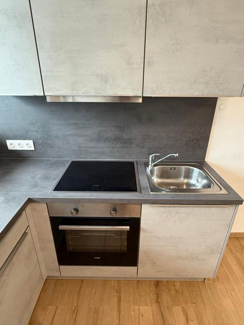 Prenájom bytu 1-izbový 30 m², Innsbruck, Tirolsko Prenájom bytu 1-izbový 30 m², Innsbruck, Tirolsko