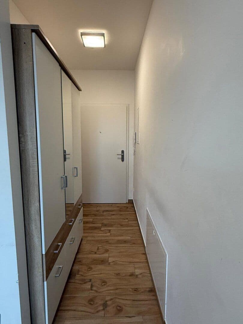 Prenájom bytu 1-izbový 30 m², Innsbruck, Tirolsko Prenájom bytu 1-izbový 30 m², Innsbruck, Tirolsko