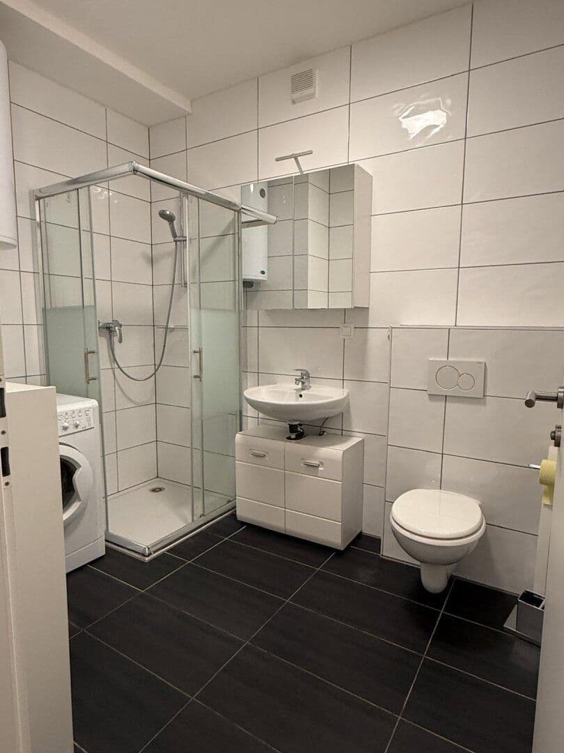 Prenájom bytu 1-izbový 30 m², Innsbruck, Tirolsko Prenájom bytu 1-izbový 30 m², Innsbruck, Tirolsko