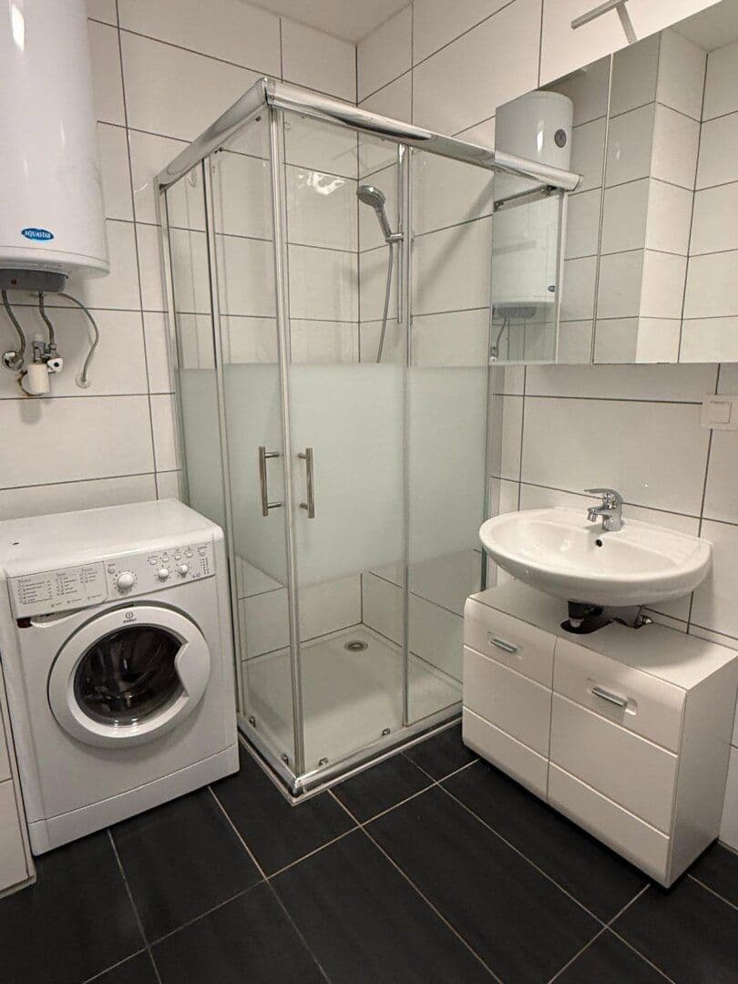Prenájom bytu 1-izbový 30 m², Innsbruck, Tirolsko Prenájom bytu 1-izbový 30 m², Innsbruck, Tirolsko