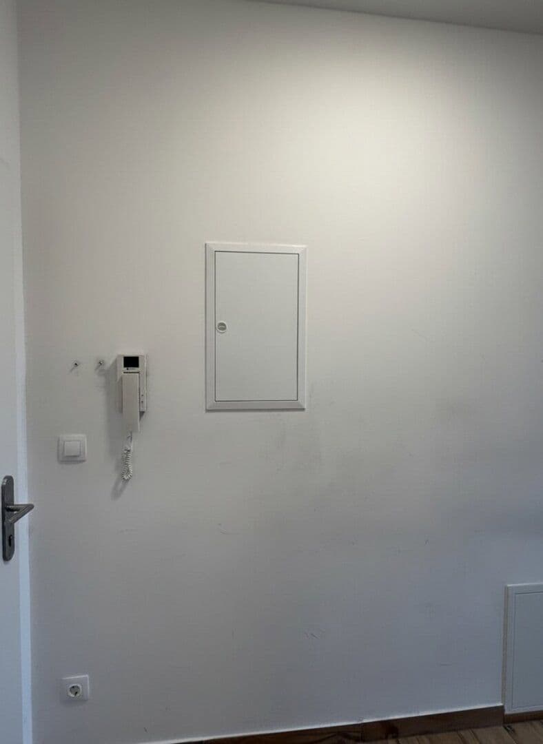 Prenájom bytu 1-izbový 30 m², Innsbruck, Tirolsko Prenájom bytu 1-izbový 30 m², Innsbruck, Tirolsko