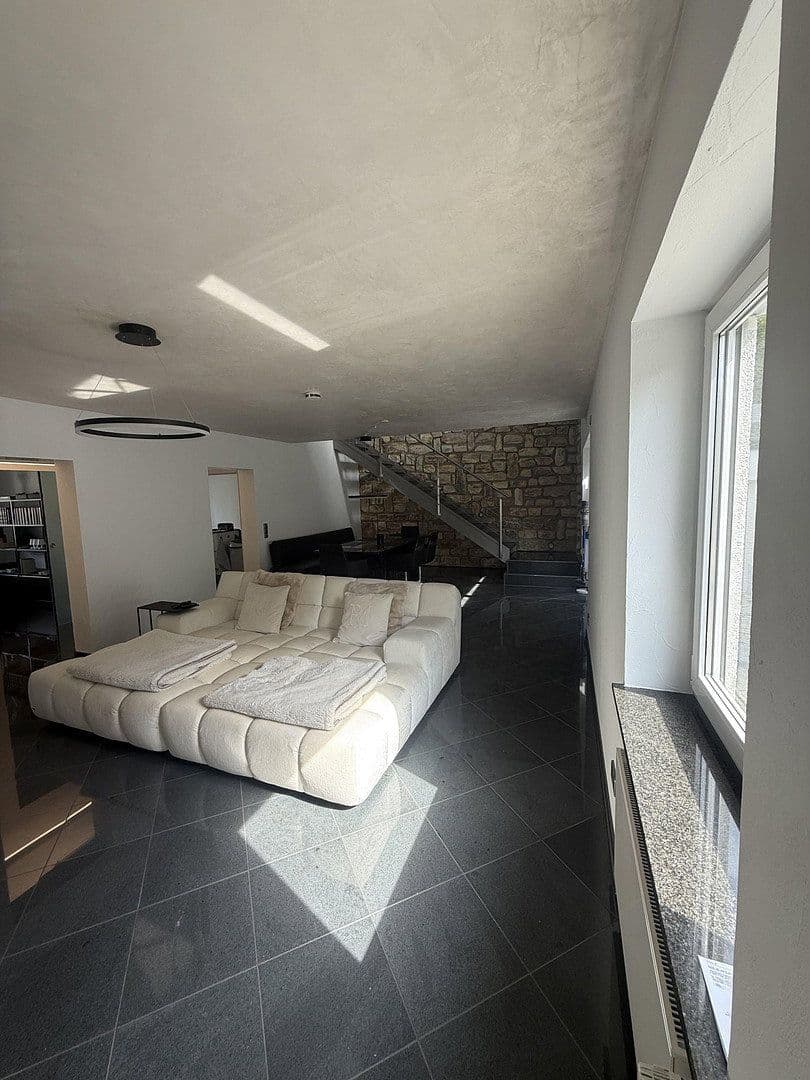 Predaj domu 182 m², pozemek 474 m², Allmersbach im Tal, Bádensko-Wurttembersko Predaj domu 182 m², pozemek 474 m², Allmersbach im Tal, Bádensko-Wurttembersko
