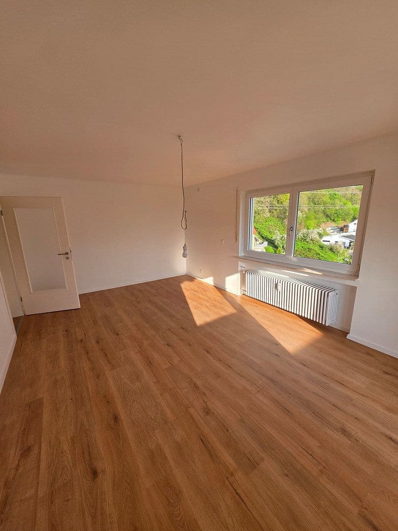 Prenájom bytu 3-izbový 80 m², Baccarat-Straße 13, Gernsbach, Bádensko-Wurttembersko Prenájom bytu 3-izbový 80 m², Baccarat-Straße 13, Gernsbach, Bádensko-Wurttembersko