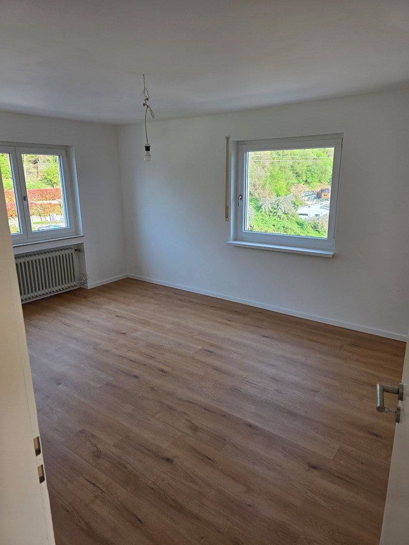 Prenájom bytu 3-izbový 80 m², Baccarat-Straße 13, Gernsbach, Bádensko-Wurttembersko Prenájom bytu 3-izbový 80 m², Baccarat-Straße 13, Gernsbach, Bádensko-Wurttembersko