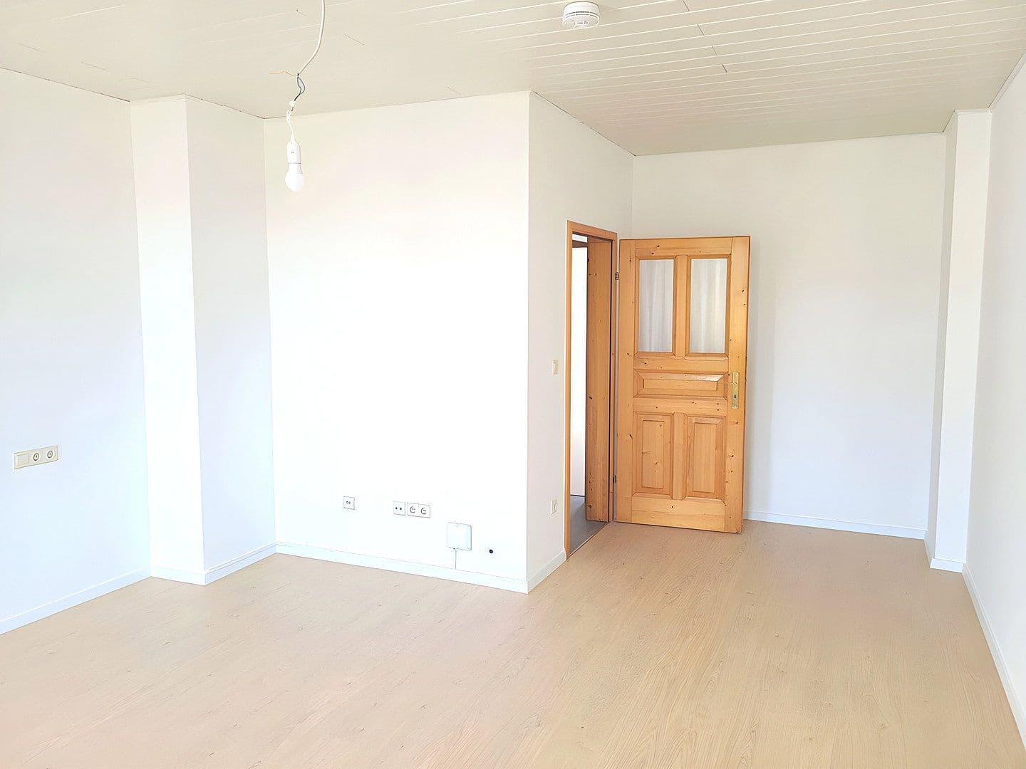 Prenájom bytu 4-izbový 115 m², Dieskaustraße 224, Leipzig, Sasko Prenájom bytu 4-izbový 115 m², Dieskaustraße 224, Leipzig, Sasko