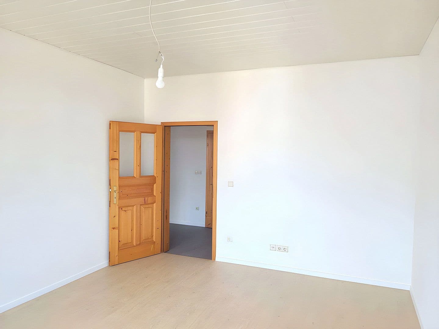 Prenájom bytu 4-izbový 115 m², Dieskaustraße 224, Leipzig, Sasko Prenájom bytu 4-izbový 115 m², Dieskaustraße 224, Leipzig, Sasko