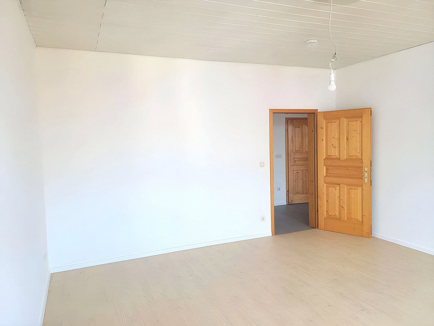 Prenájom bytu 4-izbový 115 m², Dieskaustraße 224, Leipzig, Sasko Prenájom bytu 4-izbový 115 m², Dieskaustraße 224, Leipzig, Sasko