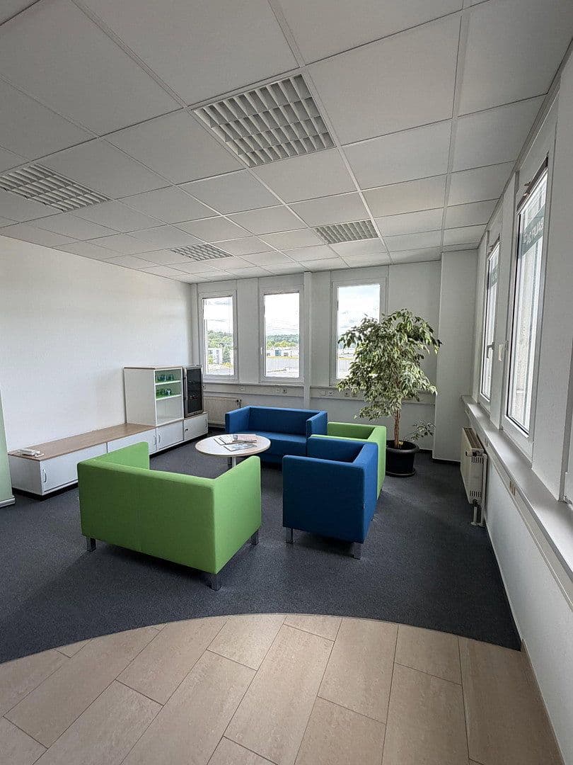 Prenájom kancelárie 174 m², Stuttgarter Straße 41, Pforzheim, Bádensko-Wurttembersko Prenájom kancelárie 174 m², Stuttgarter Straße 41, Pforzheim, Bádensko-Wurttembersko