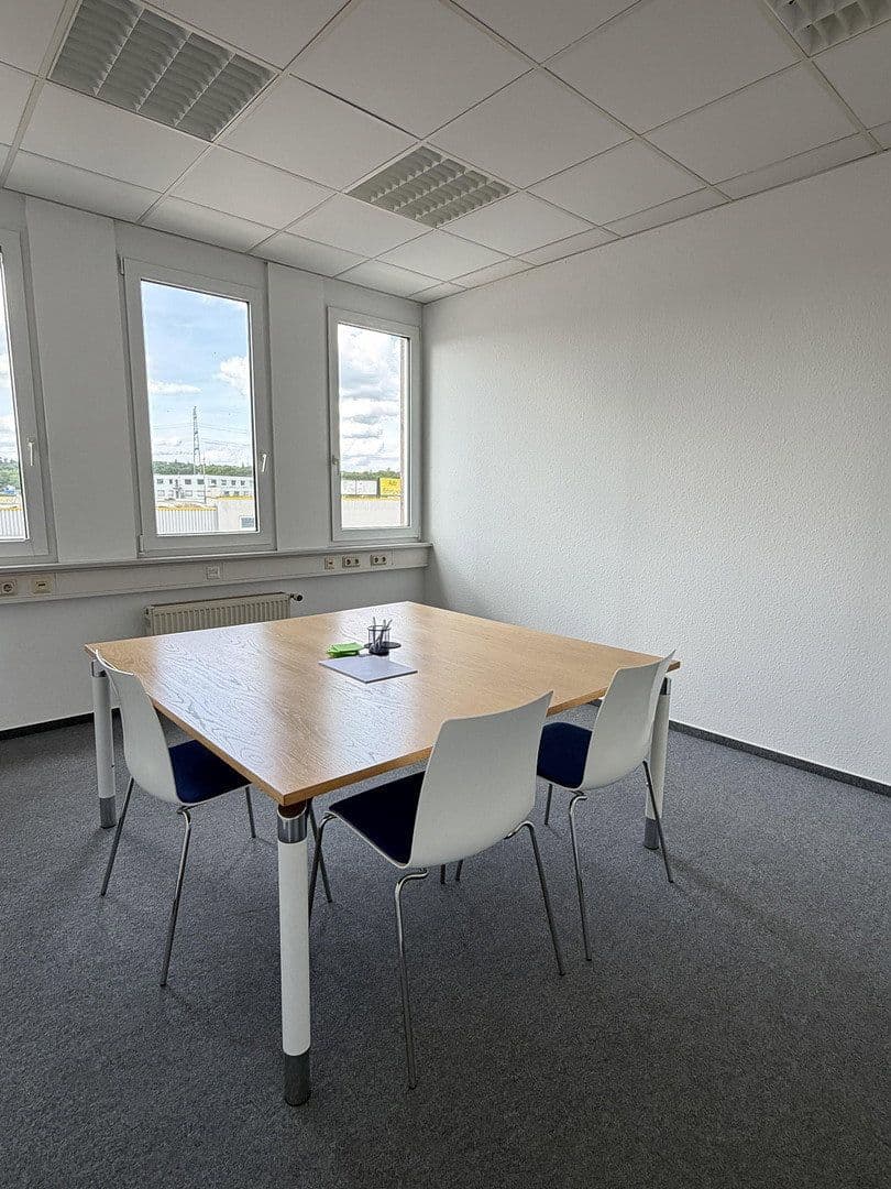 Prenájom kancelárie 174 m², Stuttgarter Straße 41, Pforzheim, Bádensko-Wurttembersko Prenájom kancelárie 174 m², Stuttgarter Straße 41, Pforzheim, Bádensko-Wurttembersko