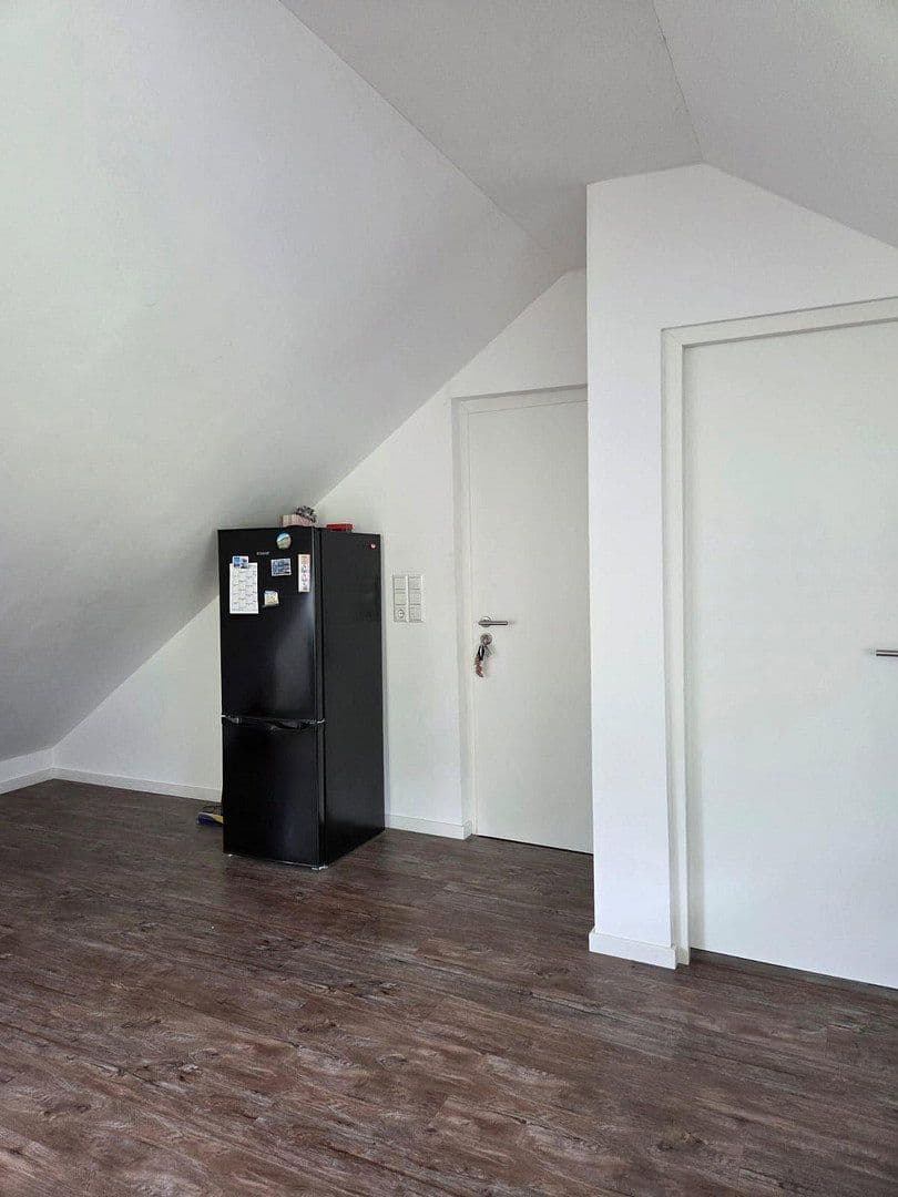 Prenájom bytu 1-izbový 45 m², Weinstadt, Bádensko-Wurttembersko Prenájom bytu 1-izbový 45 m², Weinstadt, Bádensko-Wurttembersko