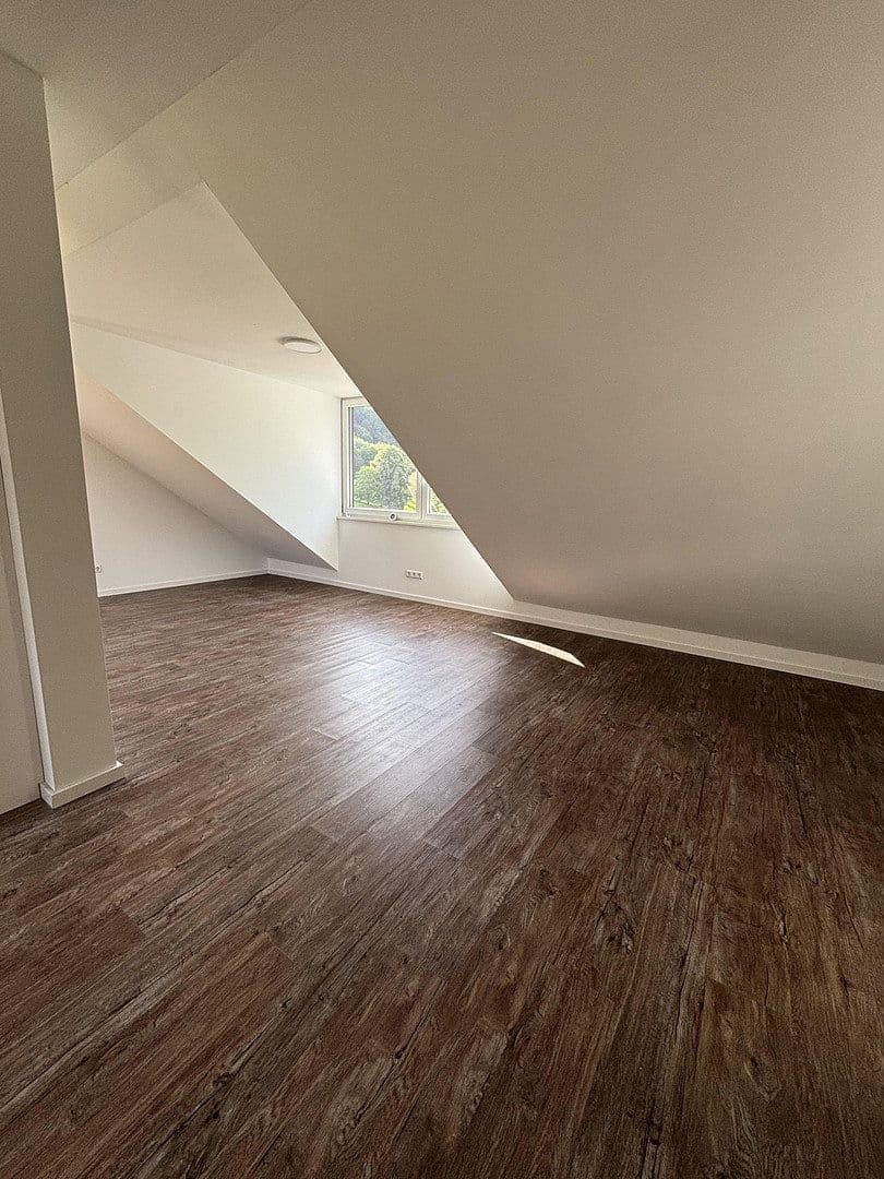 Prenájom bytu 1-izbový 45 m², Weinstadt, Bádensko-Wurttembersko Prenájom bytu 1-izbový 45 m², Weinstadt, Bádensko-Wurttembersko