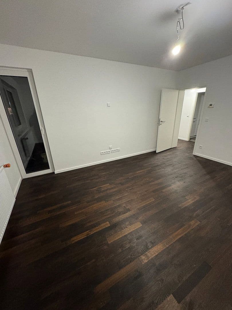 Prenájom bytu 3-izbový 58 m², Sigmund-Freud-Straße 43, Frankfurt am Main, Hesensko Prenájom bytu 3-izbový 58 m², Sigmund-Freud-Straße 43, Frankfurt am Main, Hesensko