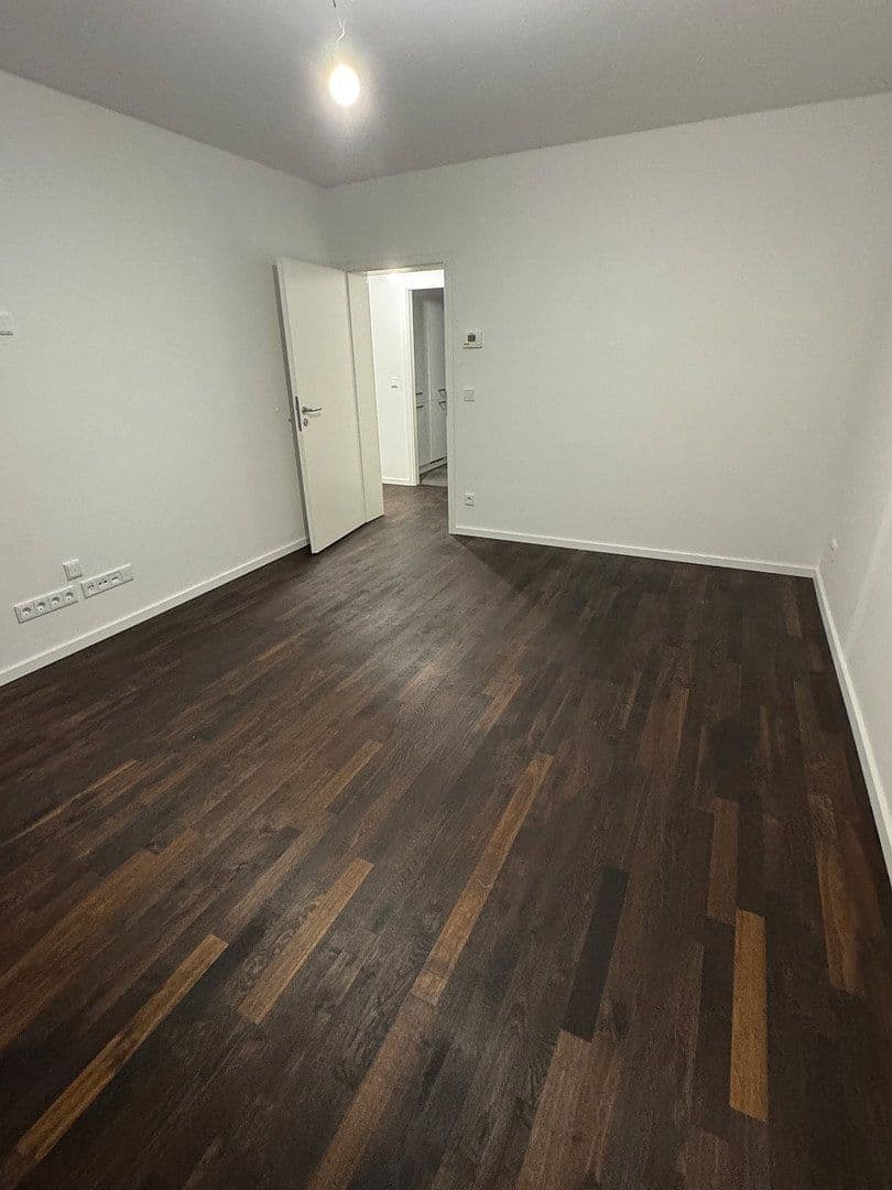 Prenájom bytu 3-izbový 58 m², Sigmund-Freud-Straße 43, Frankfurt am Main, Hesensko Prenájom bytu 3-izbový 58 m², Sigmund-Freud-Straße 43, Frankfurt am Main, Hesensko
