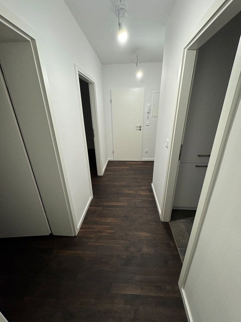 Prenájom bytu 3-izbový 58 m², Sigmund-Freud-Straße 43, Frankfurt am Main, Hesensko Prenájom bytu 3-izbový 58 m², Sigmund-Freud-Straße 43, Frankfurt am Main, Hesensko