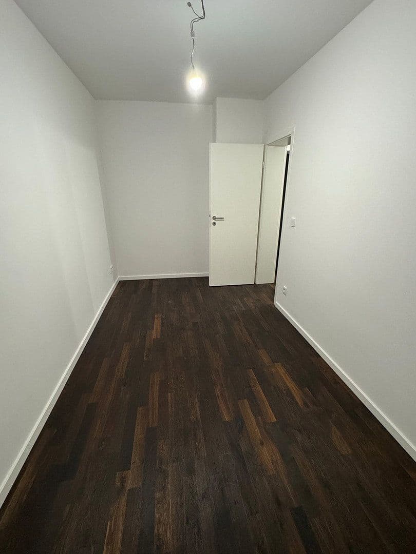 Prenájom bytu 3-izbový 58 m², Sigmund-Freud-Straße 43, Frankfurt am Main, Hesensko Prenájom bytu 3-izbový 58 m², Sigmund-Freud-Straße 43, Frankfurt am Main, Hesensko