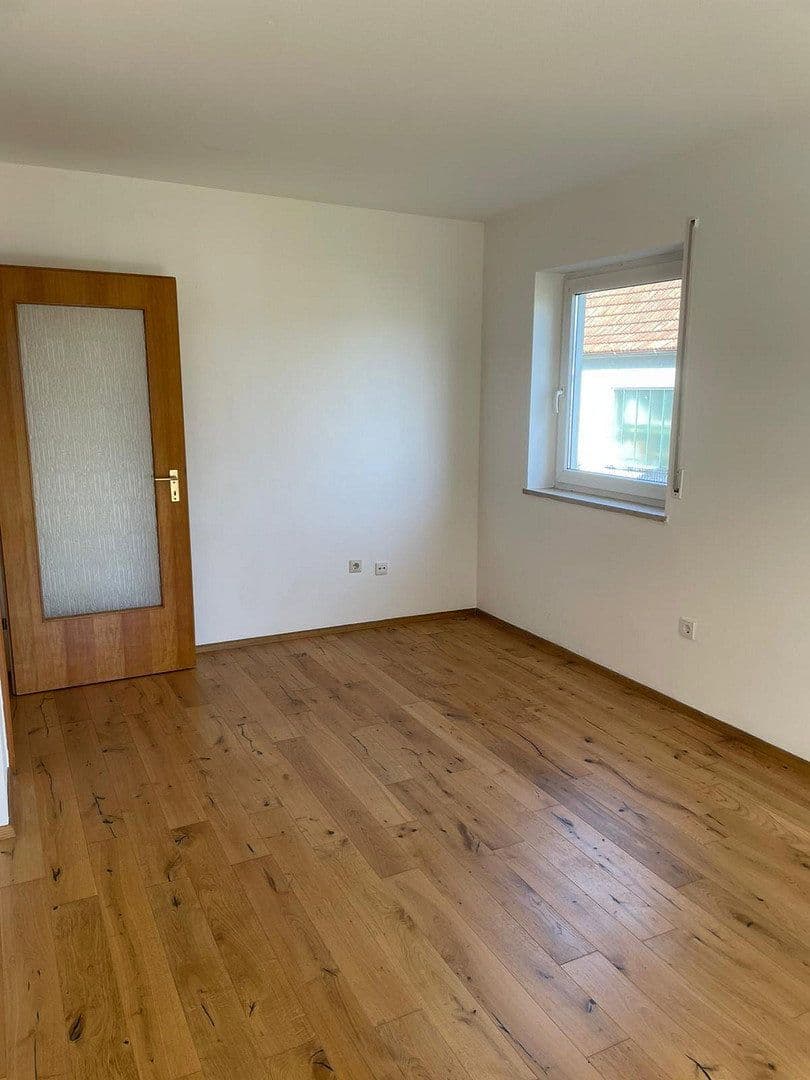 Prenájom bytu 3-izbový 89 m², Ricca Bona Strasse 3, Wallersdorf, Bavorsko Prenájom bytu 3-izbový 89 m², Ricca Bona Strasse 3, Wallersdorf, Bavorsko